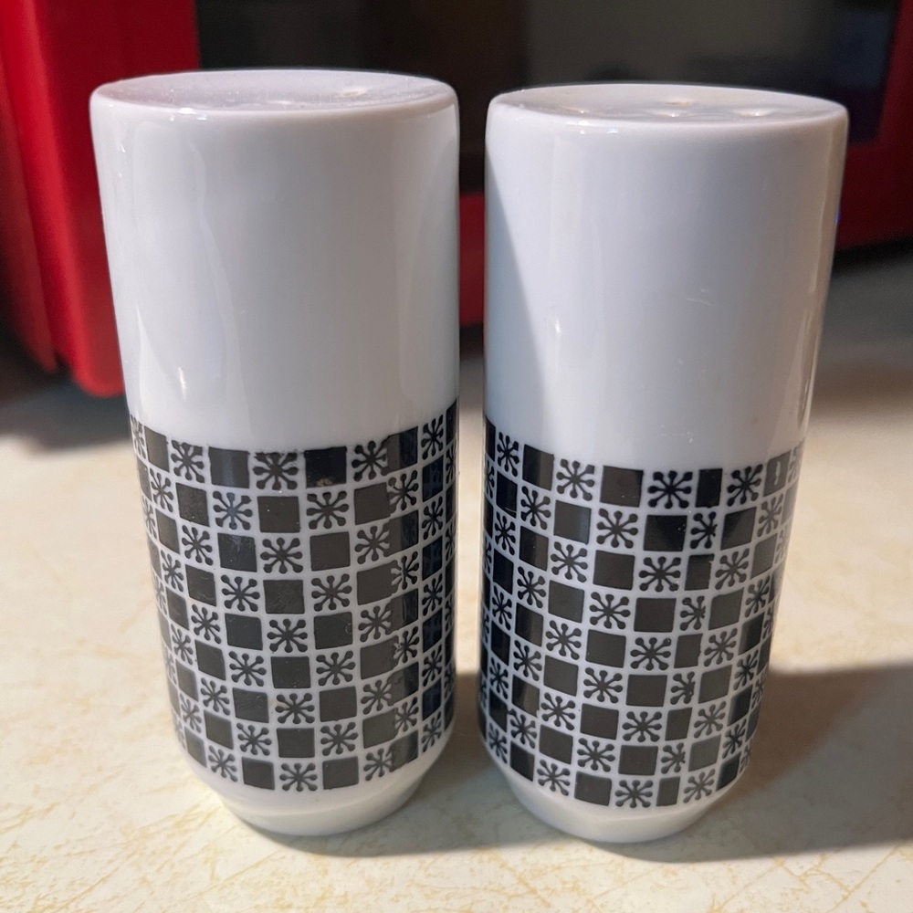 Vintage MCM MIKASA Accent Polka Salt Pepper